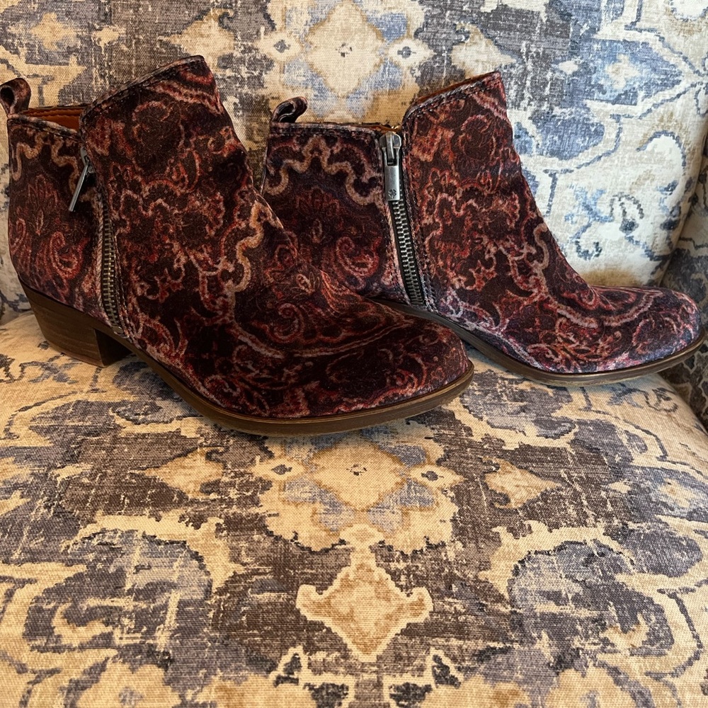 Lucky Brand ankle boots size 7.5  7 1/2